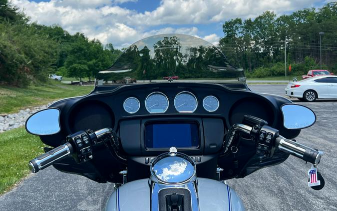 FLHTCUTG 2023 Tri Glide Ultra