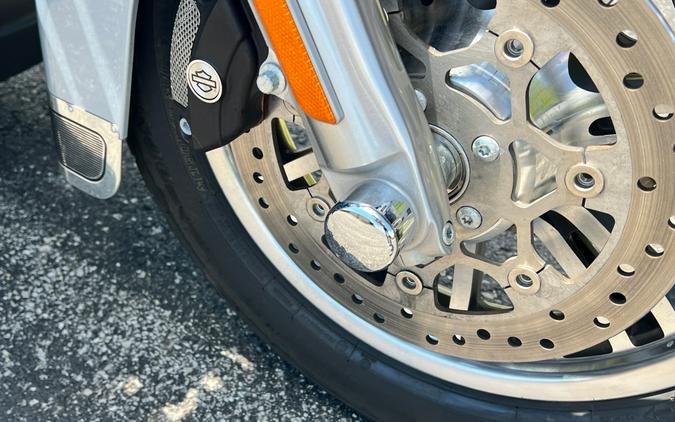 FLHTCUTG 2023 Tri Glide Ultra