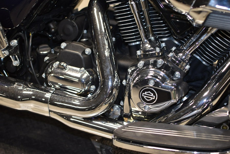 2025 Harley-Davidson Street Glide Mystic Shift