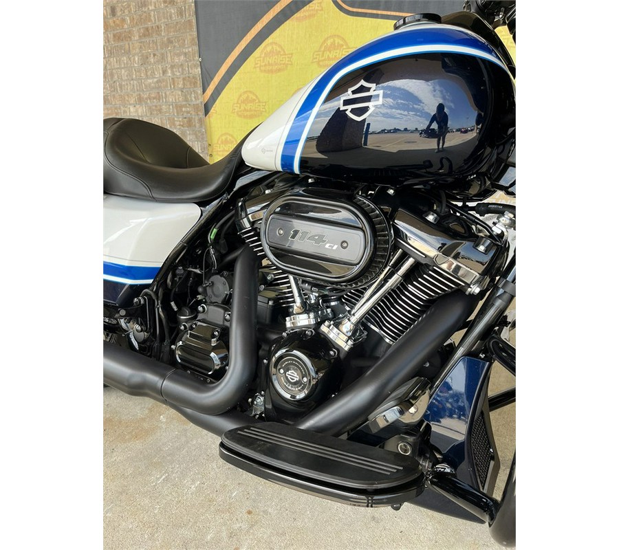 2021 Harley-Davidson® Street Glide® Special Arctic Blast
