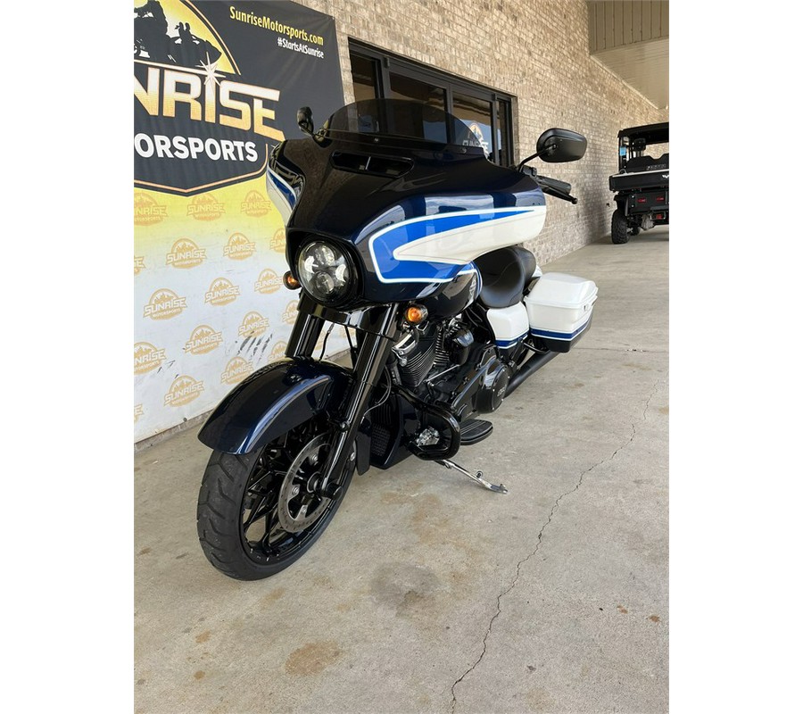 2021 Harley-Davidson® Street Glide® Special Arctic Blast