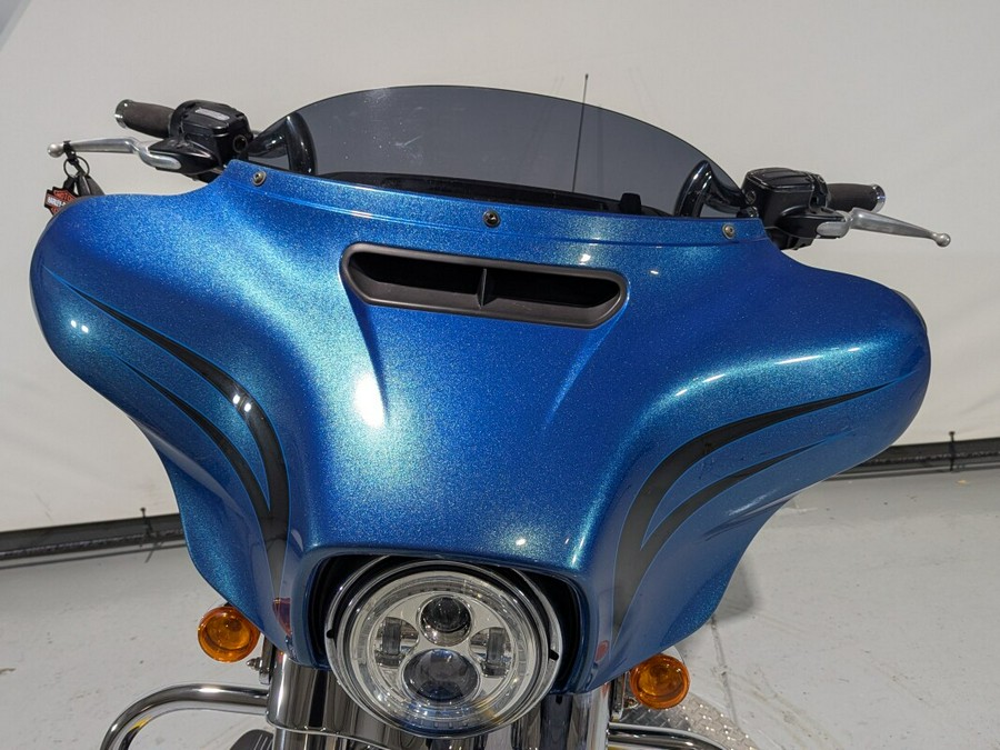 2014 Harley-Davidson® Street Glide® Custom Colour Daytona Blue