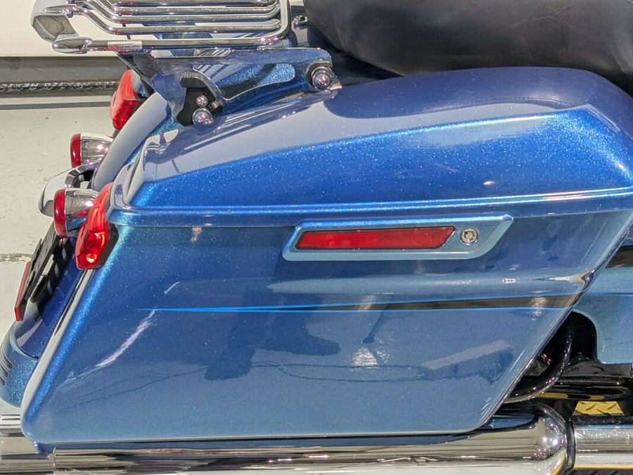 2014 Harley-Davidson® Street Glide® Custom Colour Daytona Blue