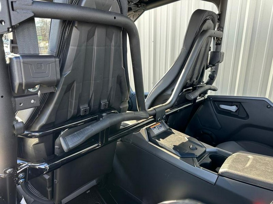 2025 Yamaha Wolverine RMAX4 1000 XT-R