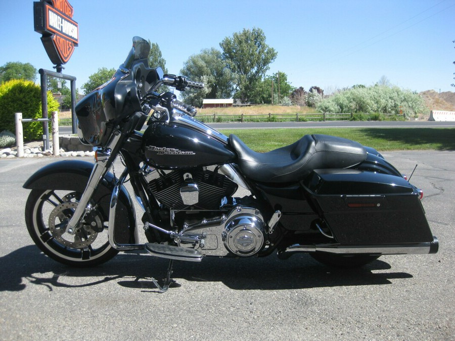 2011 Harley-Davidson Street Glide Vivid Black