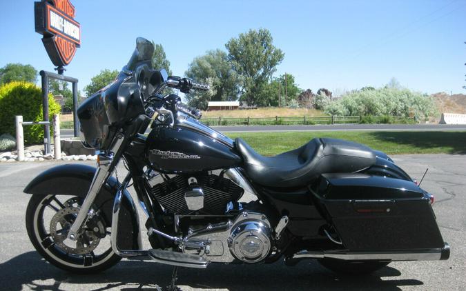 2011 Harley-Davidson Street Glide Vivid Black