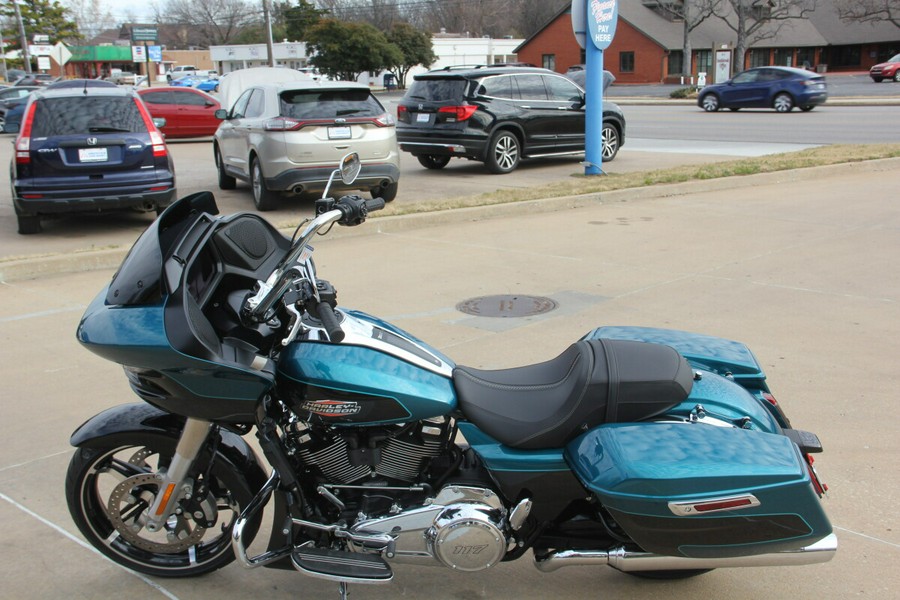 2026 Harley-Davidson Road Glide Teal Thunder / Vivid Black