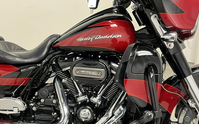 2017 Harley-Davidson FLHXSE CVO Street Glide