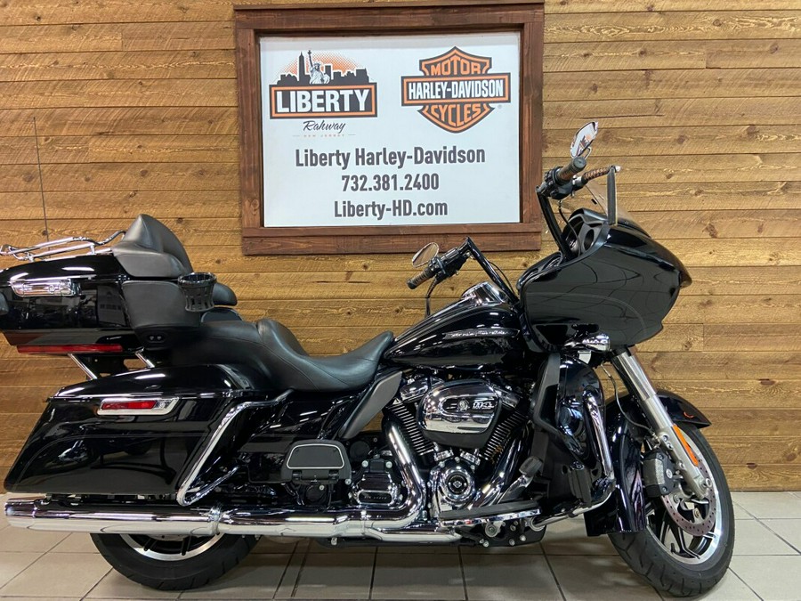 2019 Harley-Davidson® Road Glide® Ultra Vivid Black FLTRU