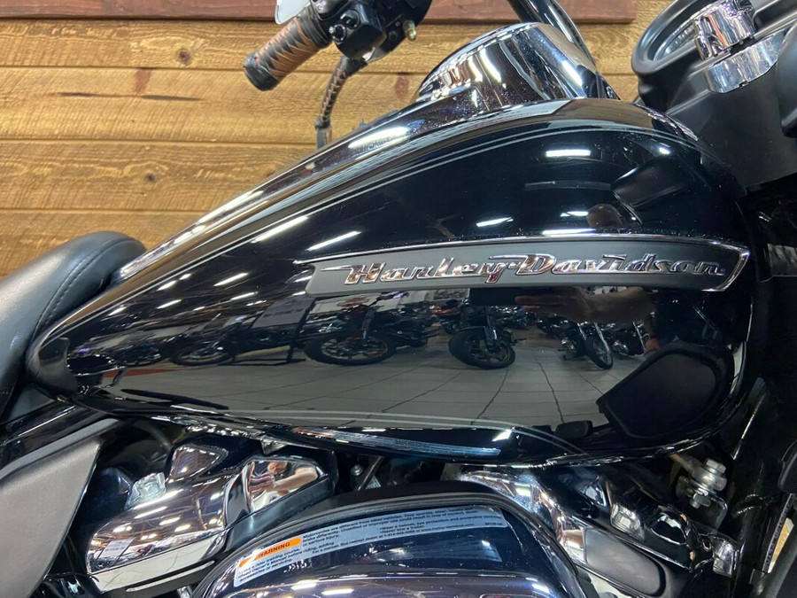 2019 Harley-Davidson® Road Glide® Ultra Vivid Black FLTRU