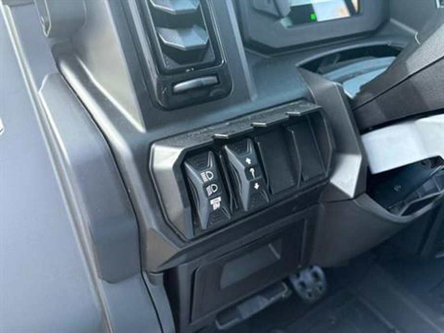 2026 Can-Am Defender Limited HD11