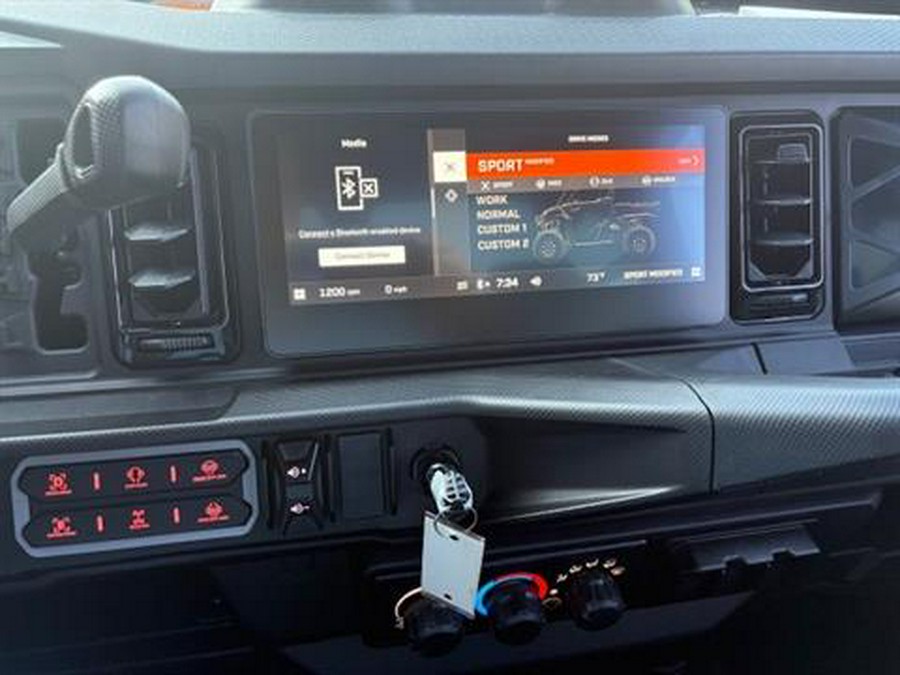 2026 Can-Am Defender Limited HD11