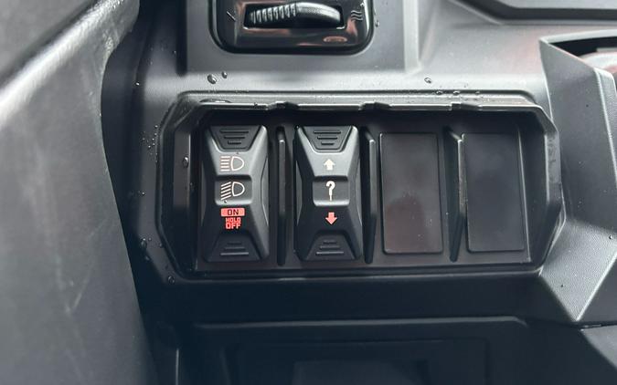 2026 Can-Am Defender MAX XT CAB HD11