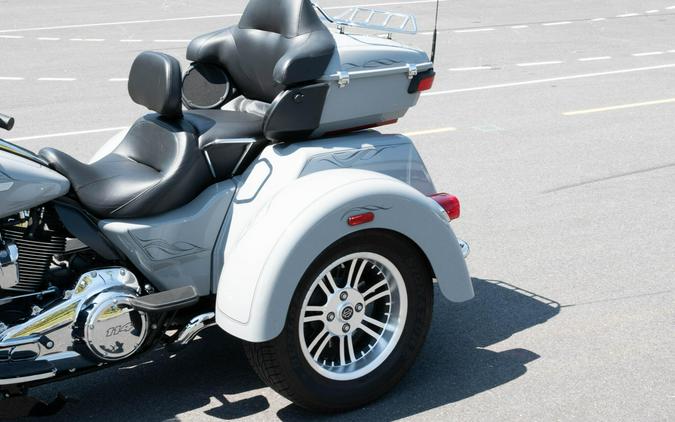 2024 Harley-Davidson Tri Glide Ultra FLHTCUTG