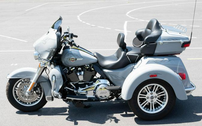 2024 Harley-Davidson Tri Glide Ultra FLHTCUTG