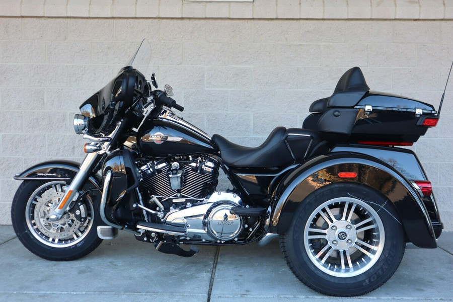 2024 Harley-Davidson Tri Glide Ultra FLHTCUTG