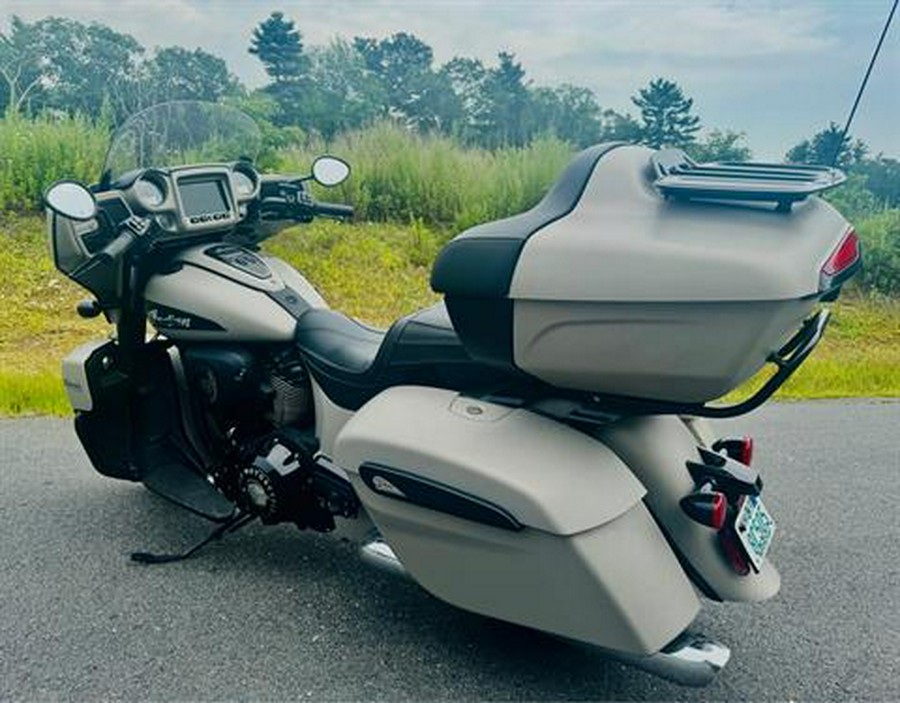 2022 Indian Motorcycle Roadmaster® Dark Horse®