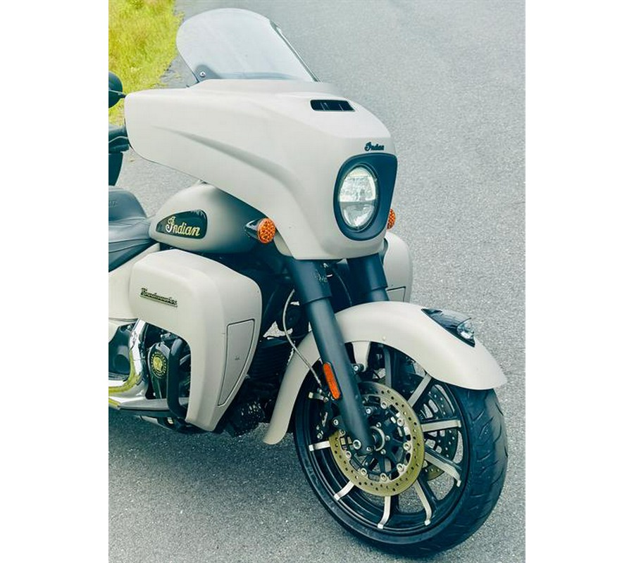 2022 Indian Motorcycle Roadmaster® Dark Horse®