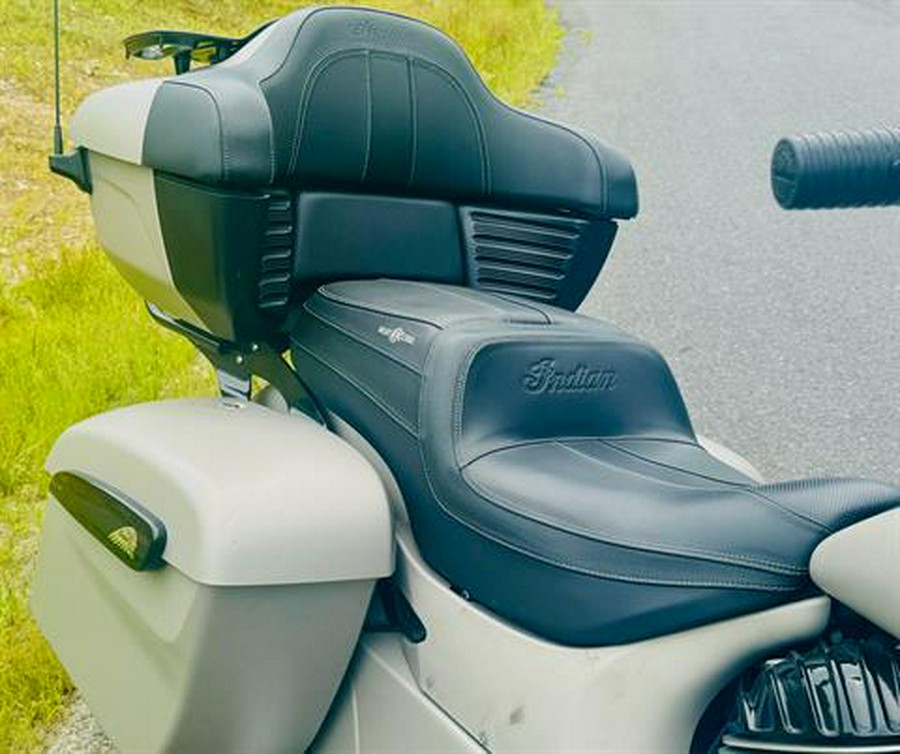 2022 Indian Motorcycle Roadmaster® Dark Horse®