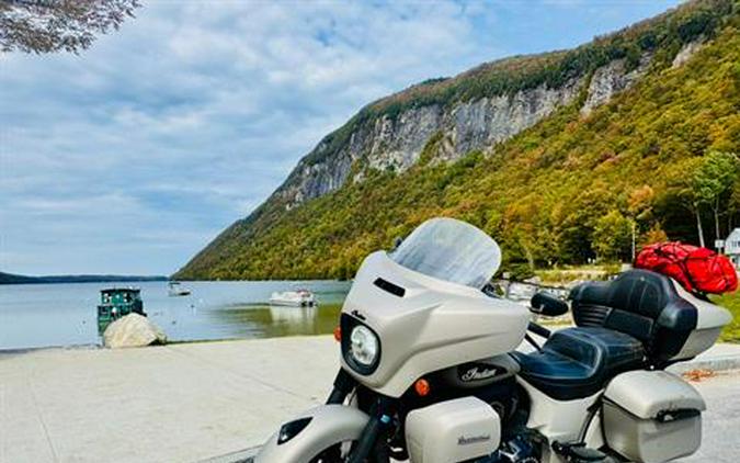 2022 Indian Motorcycle Roadmaster® Dark Horse®