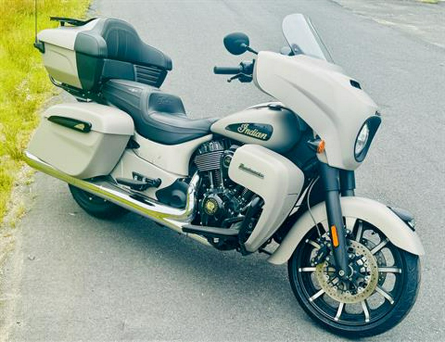 2022 Indian Motorcycle Roadmaster® Dark Horse®