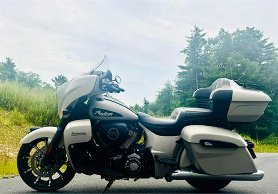 2022 Indian Motorcycle Roadmaster® Dark Horse®