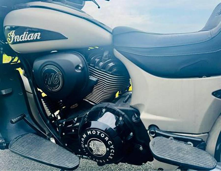 2022 Indian Motorcycle Roadmaster® Dark Horse®