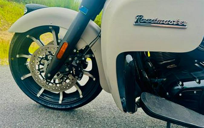 2022 Indian Motorcycle Roadmaster® Dark Horse®