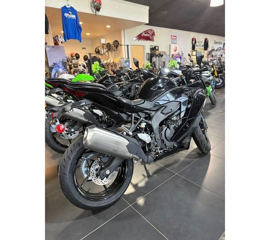 2025 Kawasaki NINJA® ZX™-4R ABS