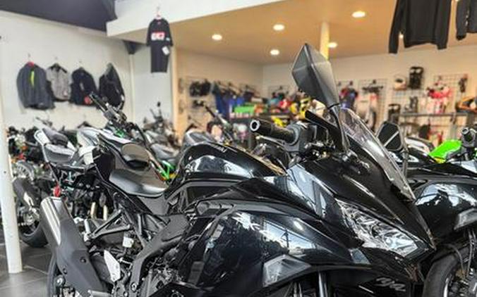 2025 Kawasaki NINJA® ZX™-4R ABS
