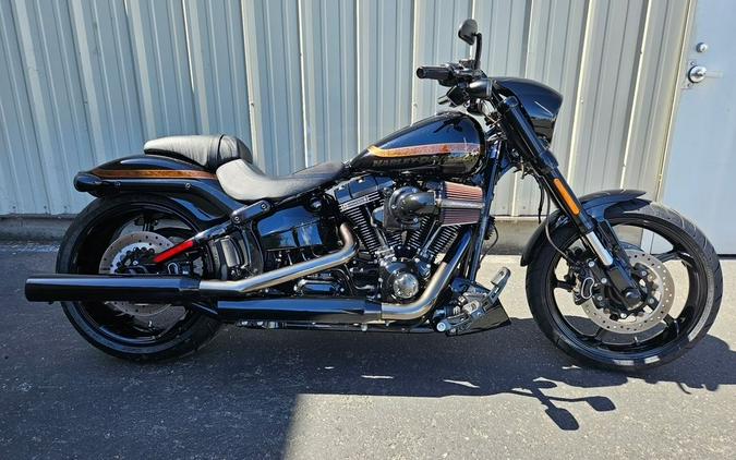 2016 Harley-Davidson® FXSE - CVO™ Pro Street Breakout®