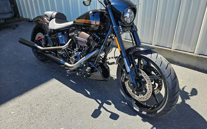 2016 Harley-Davidson® FXSE - CVO™ Pro Street Breakout®