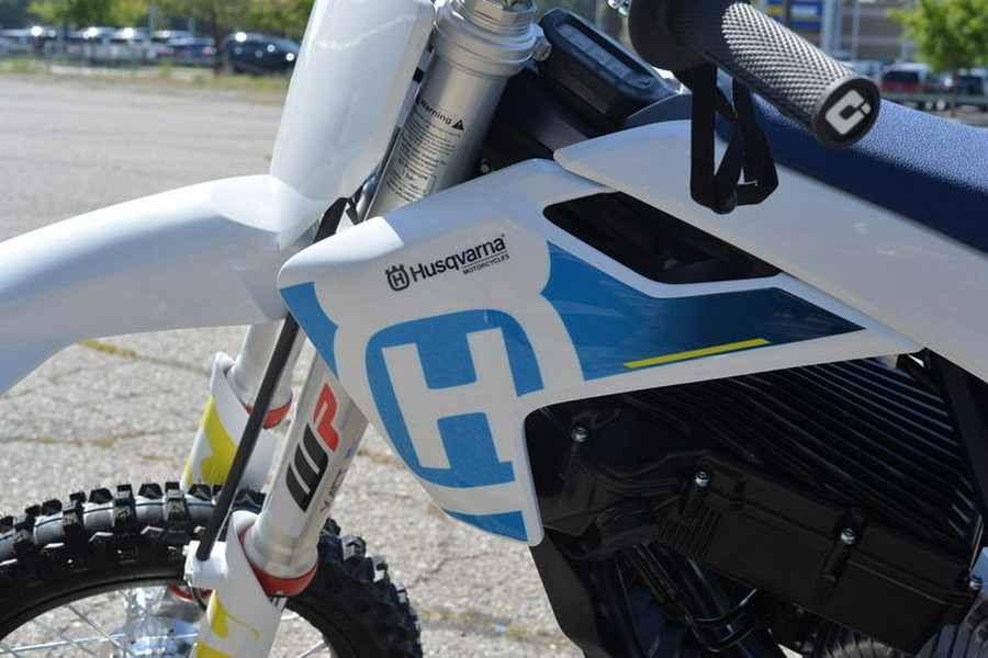 2024 Husqvarna® EE 5