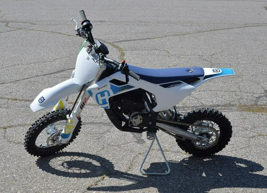 2024 Husqvarna® EE 5