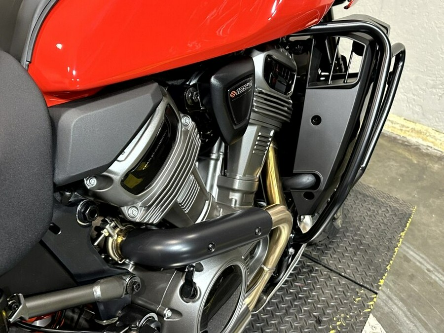 Harley-Davidson® Pan America® 1250 Special 2026 RA1250S 84712267 BLOOD ORANGE