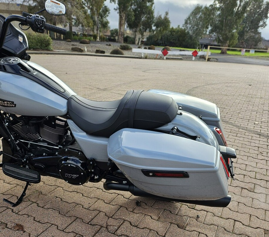 FLTRX 2025 Road Glide™