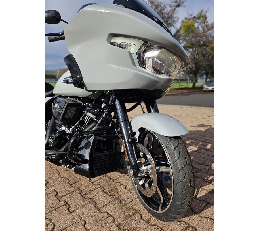 FLTRX 2025 Road Glide™