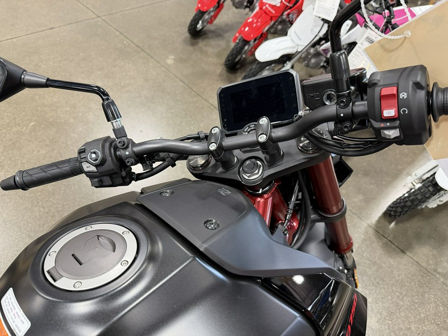 2026 Honda CB750 Hornet E-Clutch
