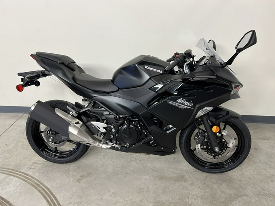 2026 Kawasaki Ninja 500 ABS (EX500GTFNN)