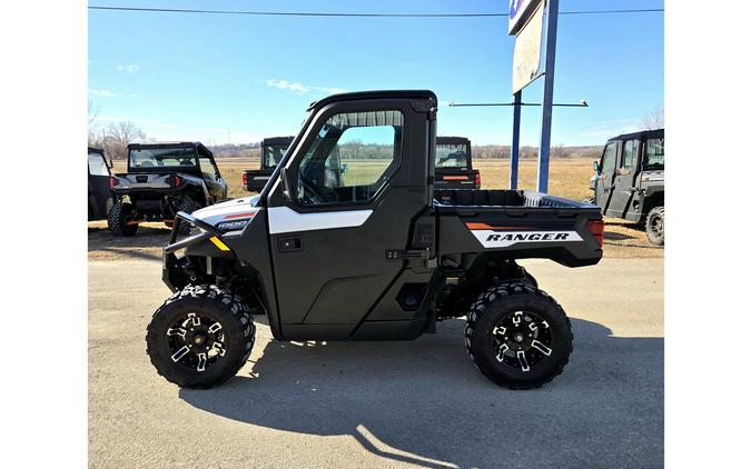 2023 Polaris RANGER 1000 Premium White Lightning + Hard Cab & Heat!