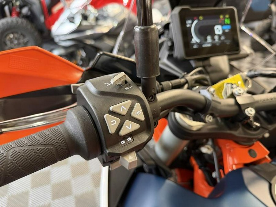 2025 KTM 890 Adventure R