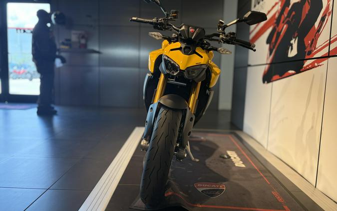 2026 Ducati STREETFIGHTER V2S
