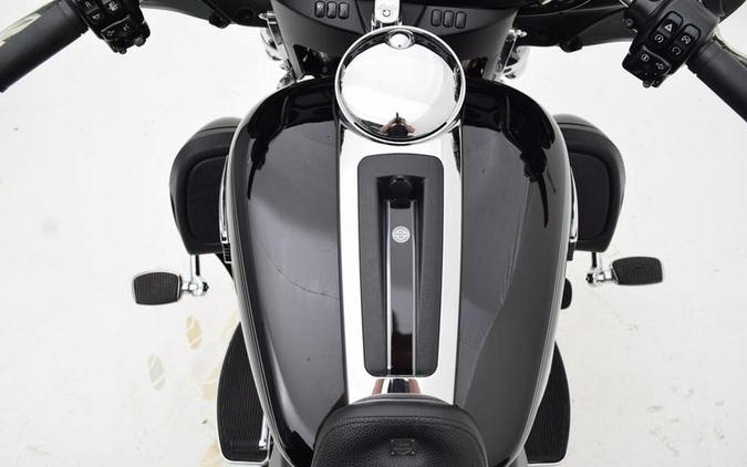 2017 Harley-Davidson® FLHTCUTG - Tri Glide® Ultra