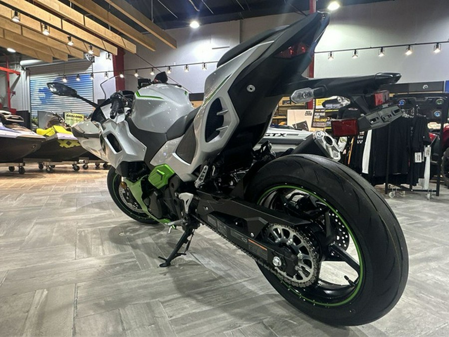 2024 Kawasaki Ninja 7 Hybrid ABS