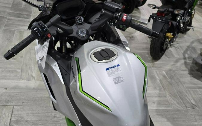 2024 Kawasaki Ninja 7 Hybrid ABS