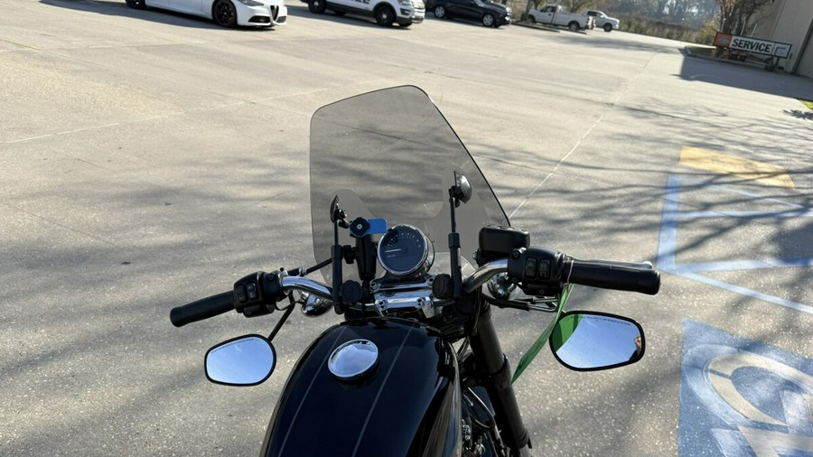 2016 Harley-Davidson® Roadster™