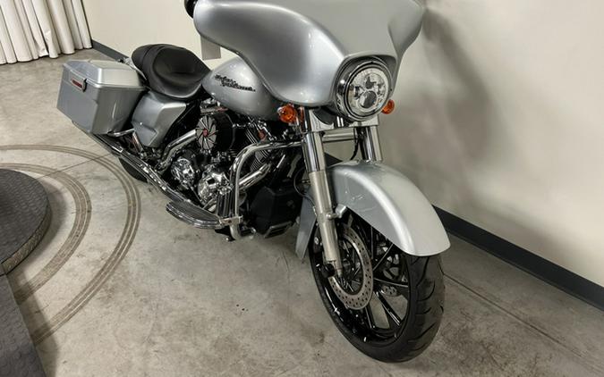 2010 Harley-Davidson Street Glide (FLHX)