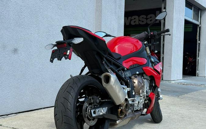 2022 BMW S 1000 R Racing Red