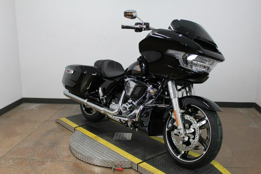 Harley-Davidson® Road Glide™ 2025 FLTRX 84649287 VIVID BLACK