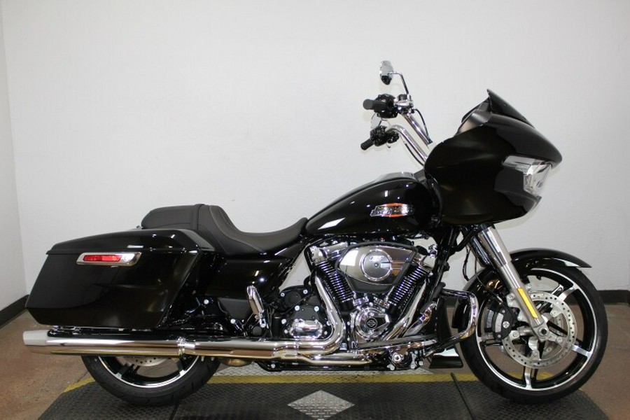 Harley-Davidson® Road Glide™ 2025 FLTRX 84649287 VIVID BLACK